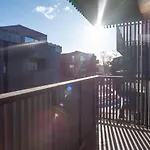 Dream Stay - Brand New Apartment With Balcony & Free Parking