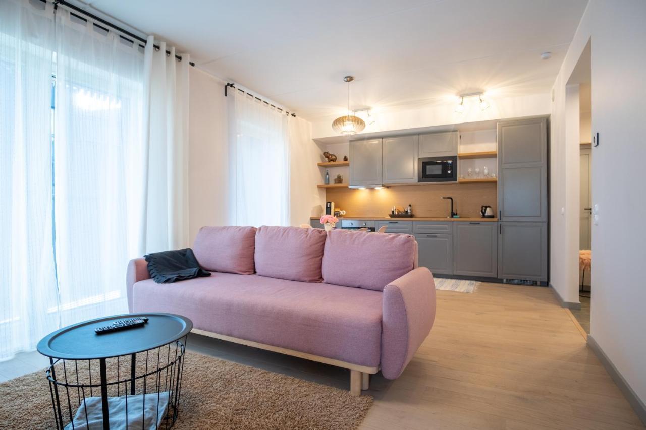 Apartment Dream - Brand New With Balcony & Free Parking *