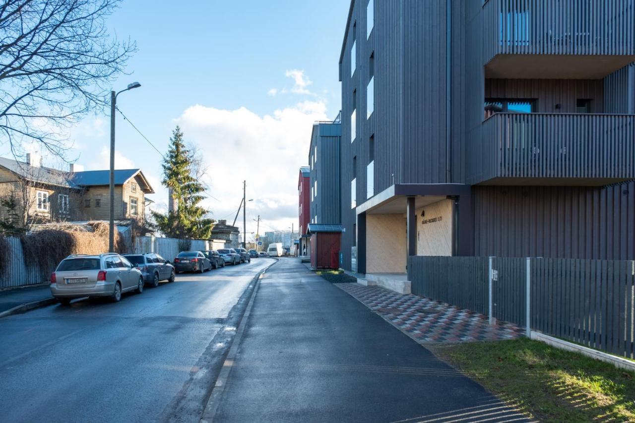 Dream - Brand New With Balcony & Free Parking *