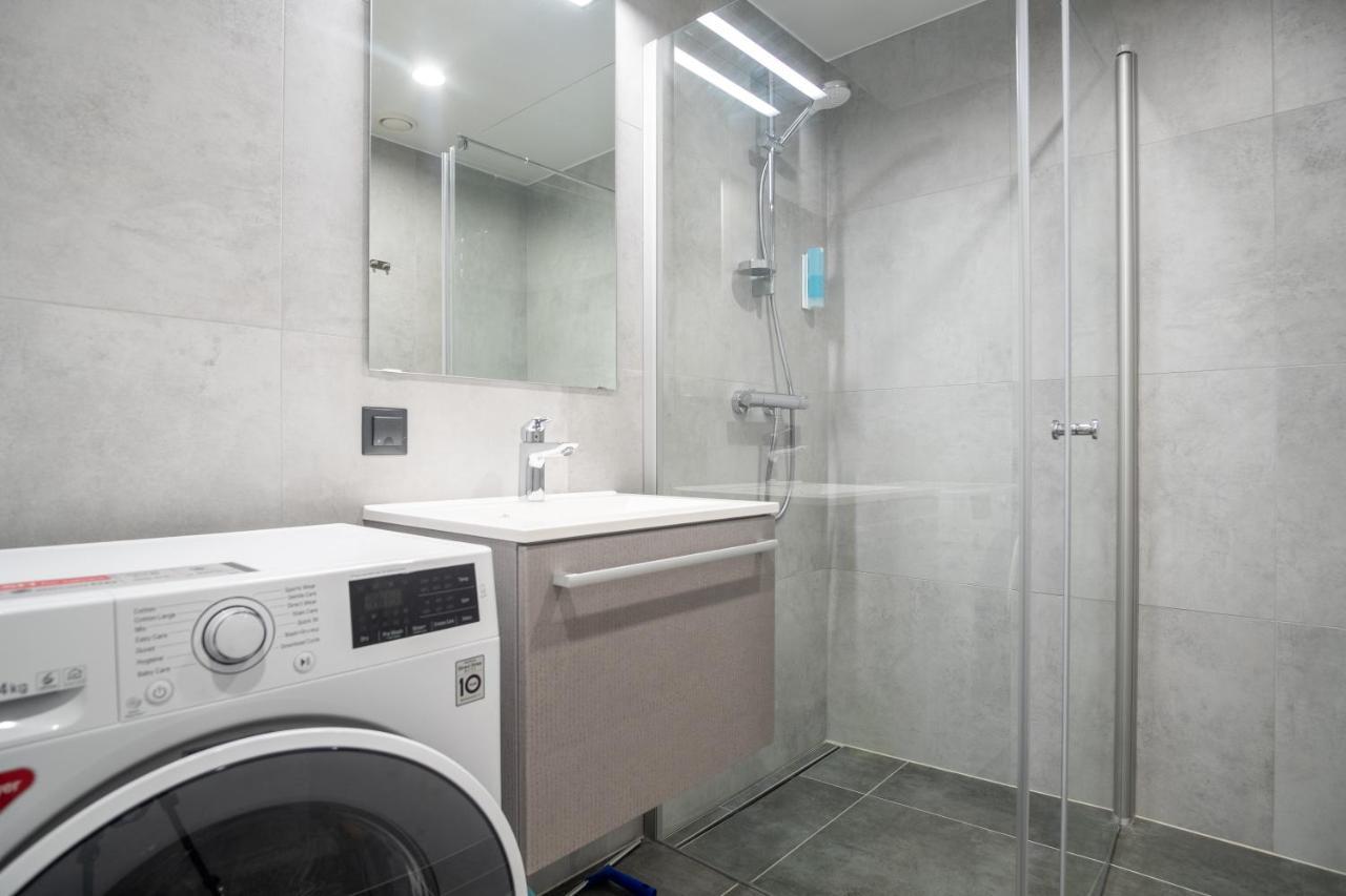 Dream - Brand New With Balcony & Free Parking Appartement